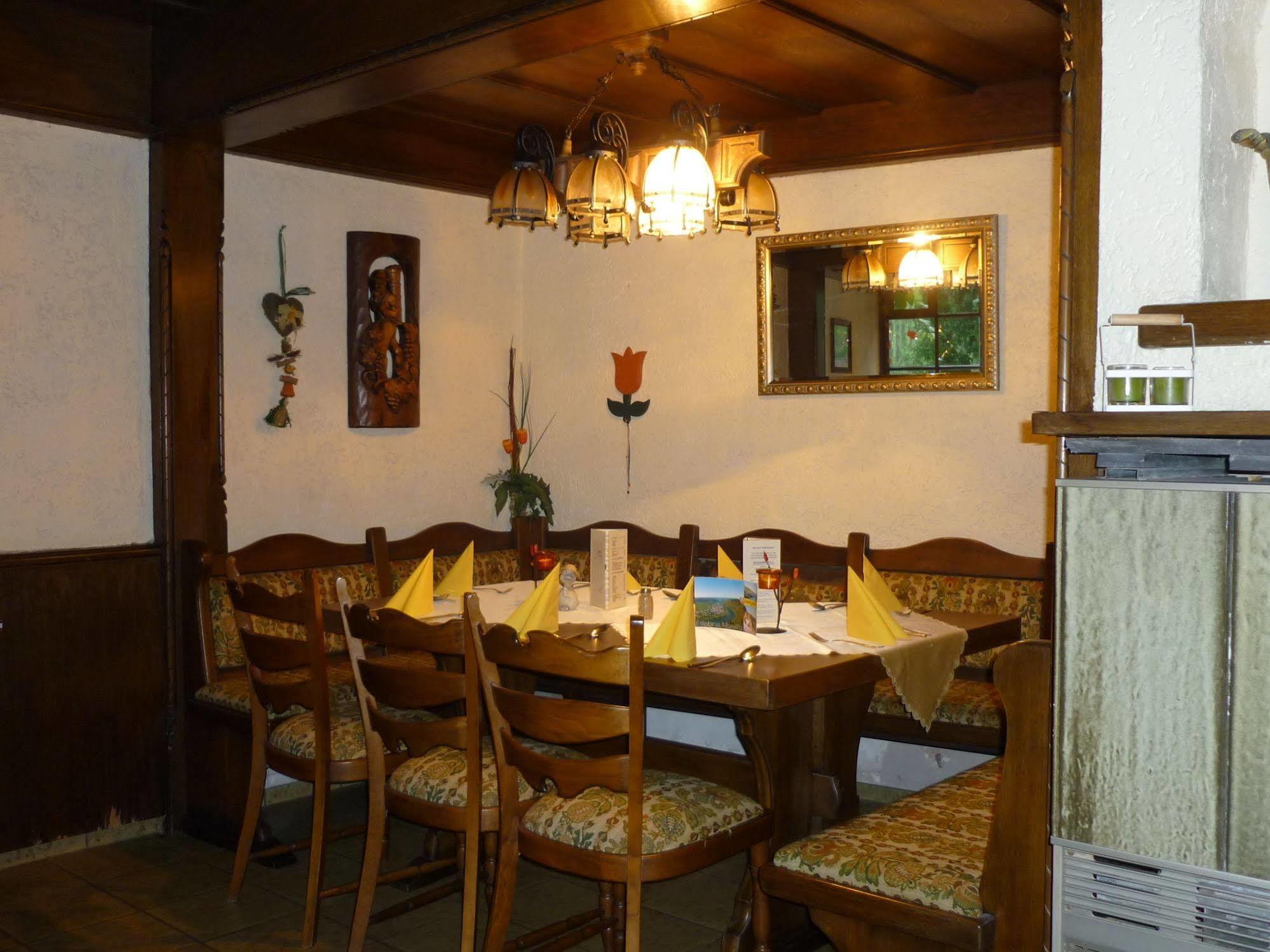 Hotel Zur Winzergenossenschaft Ernst Εξωτερικό φωτογραφία